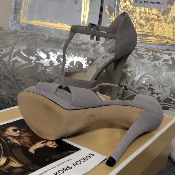 New in Box Michael Kors Pumps Grey 8.5 - Picture 7 of 8